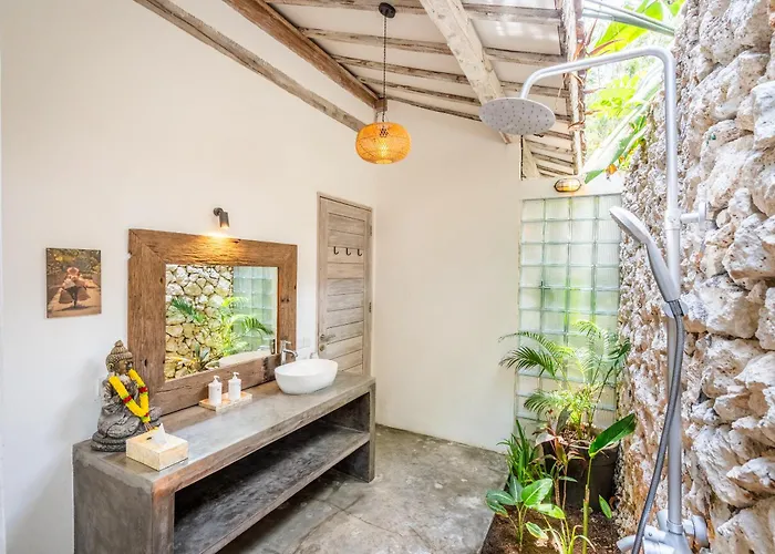 Villa Spacious 3bdrs - Passiflore Bingin